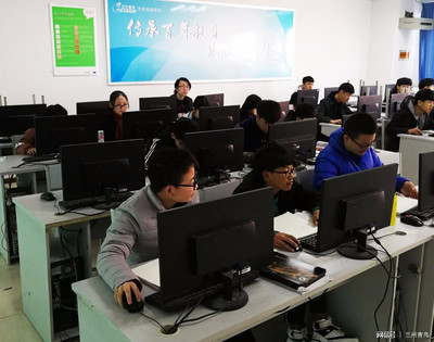 計(jì)算機(jī)專業(yè)畢業(yè)生為何選擇再入培訓(xùn)機(jī)構(gòu)深造？——解析技術(shù)研究領(lǐng)域的現(xiàn)實(shí)路徑